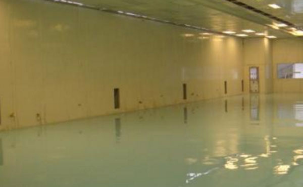 桑日自流平环氧地坪中涂